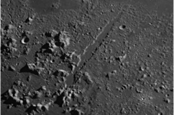 Vallis Alpes 2011 05 22 14 05 UT 12 05