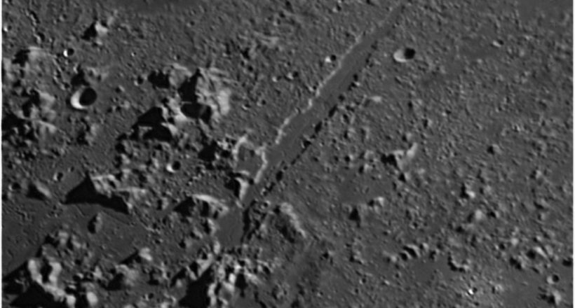 Vallis Alpes 2011 05 22 14 05 UT 12 05