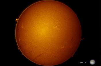 Sole H-alfa  13-08-26 13-06-47 UT 11 06 47